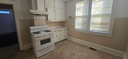 1527 N Main St in Decatur, IL - Building Photo - Building Photo