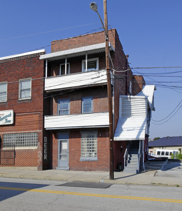 612 Hancock Ave in Vandergrift, PA - Building Photo