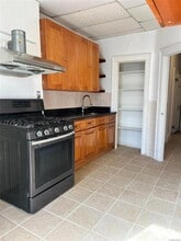 8720 Jamaica Ave in Queens, NY - Building Photo - Building Photo