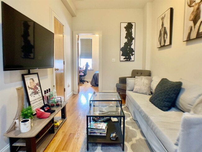 314 Monroe St in Hoboken, NJ - Building Photo - Building Photo
