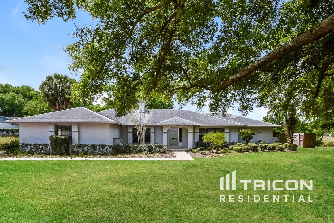 1890 Long Pond Dr in Longwood, FL - Building Photo