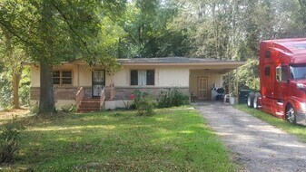 1143 Sunnydale Dr in Macon, GA - Building Photo