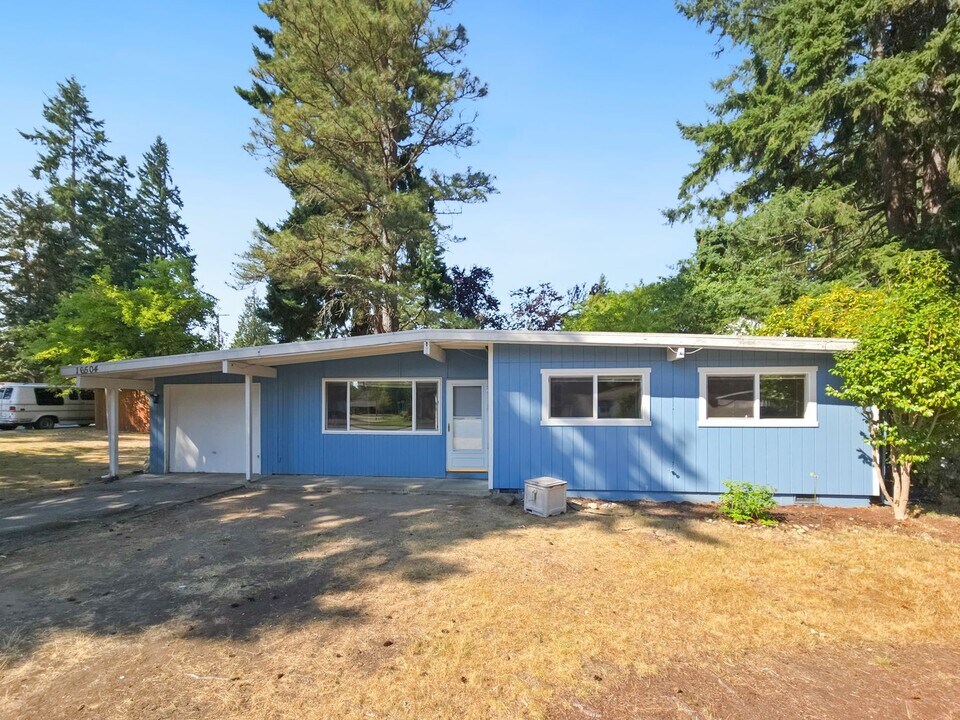 16504 NE 13th St in Bellevue, WA - Building Photo