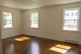 1387 Ivydale Ave SW in Canton, OH - Building Photo - Building Photo