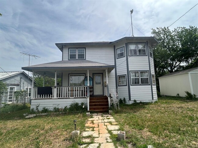property at 803 N Hackberry St