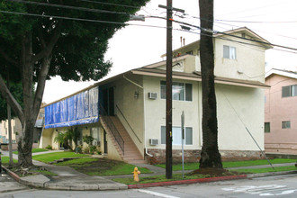 3531 E Wilton St in Long Beach, CA - Foto de edificio - Building Photo