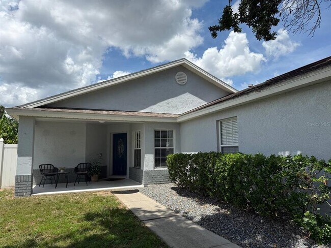1648 Oak Hill Trail in Kissimmee, FL - Foto de edificio - Building Photo