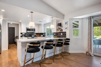 2241 N San Gorgonio Rd in Palm Springs, CA - Building Photo - Building Photo