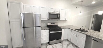 423 N 52nd St in Philadelphia, PA - Building Photo - Building Photo