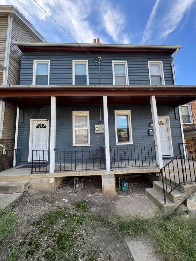 property at 826-828 Wallbridge West End St