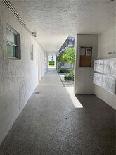 14195 SW 87th St in Miami, FL - Building Photo - Building Photo