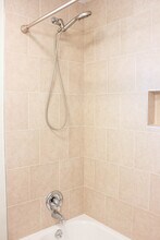 4225 Parkwood Ct in Bakersfield, CA - Building Photo - Building Photo