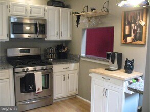 10 Joyner Ct in Trenton, NJ - Building Photo - Building Photo