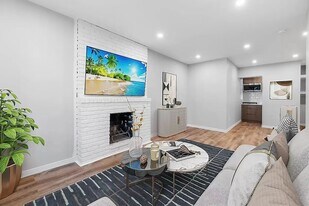 453 W 48th St in New York, NY - Building Photo