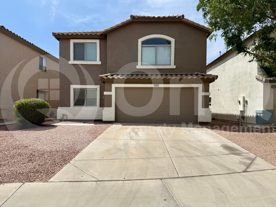 37852 N Sandy Dr in San Tan Valley, AZ - Building Photo