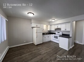 12 Rushmore Rd in Fox Lake, IL - Building Photo