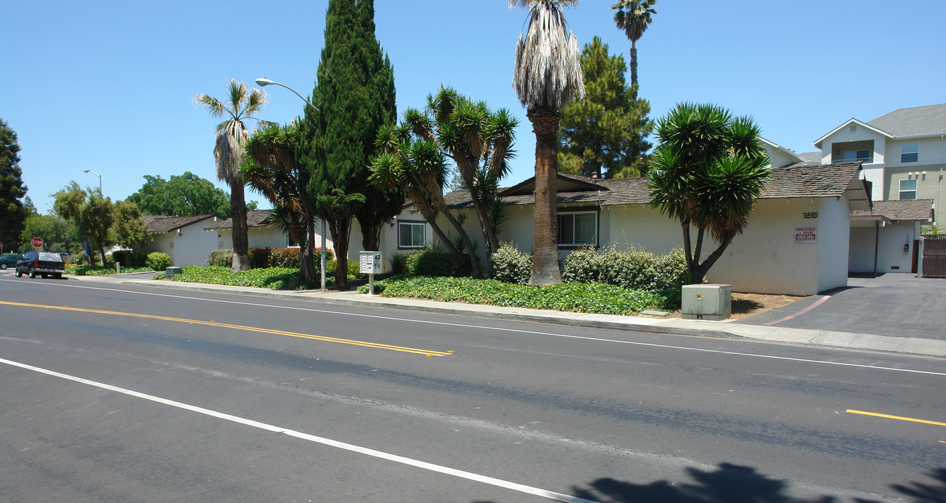 Marina Vista Triplexes in Santa Clara, CA - Foto de edificio