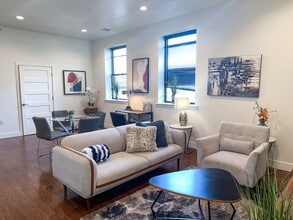 Halston Flats in Newark, NJ - Foto de edificio - Building Photo