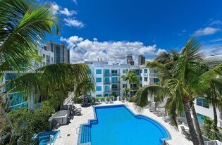 110 Washington Ave in Miami Beach, FL - Building Photo