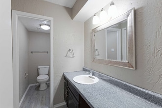 531 Bedford Rd in Bedford, TX - Building Photo - Building Photo