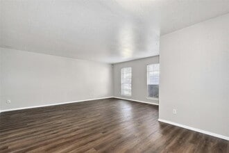 9009 N Plaza in Austin, TX - Building Photo - Building Photo