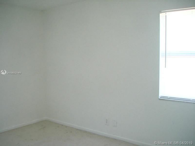 104 SE 10th St-Unit -202 in Deerfield Beach, FL - Building Photo