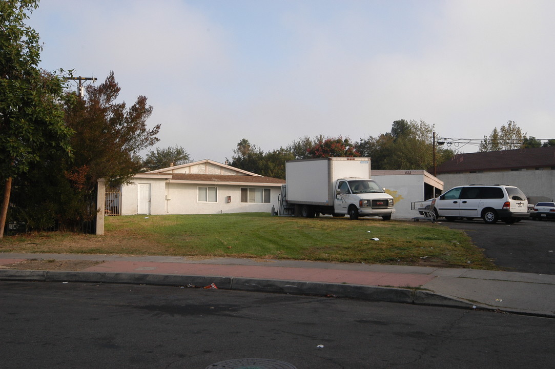 522 Parkside Ave in Ontario, CA - Building Photo