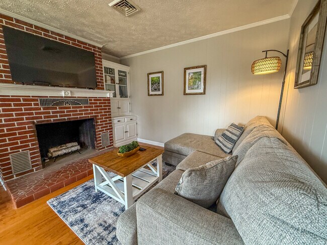 51 Lucas St in Sparta, NC - Building Photo - Building Photo