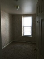 46 S Earl St in Shippensburg, PA - Building Photo