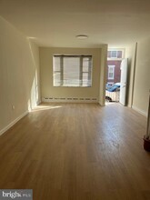 925 Mifflin St in Philadelphia, PA - Building Photo - Building Photo