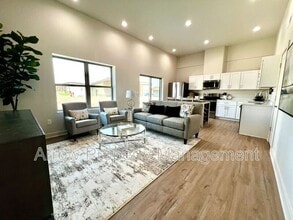 1161 Claude Rd in Grand Island, NE - Building Photo - Building Photo