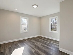 7 Division St in Oak Park, IL - Building Photo - Building Photo