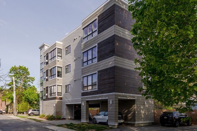 60 Cameron St in Brookline, MA - Building Photo - Building Photo
