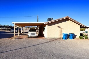 5081 N Pioneer Way in Las Vegas, NV - Building Photo