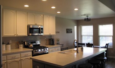 6115 Potenza Ln in Bakersfield, CA - Building Photo - Building Photo