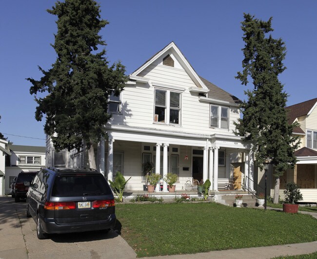 1034 S 30th Ave in Omaha, NE - Building Photo - Building Photo