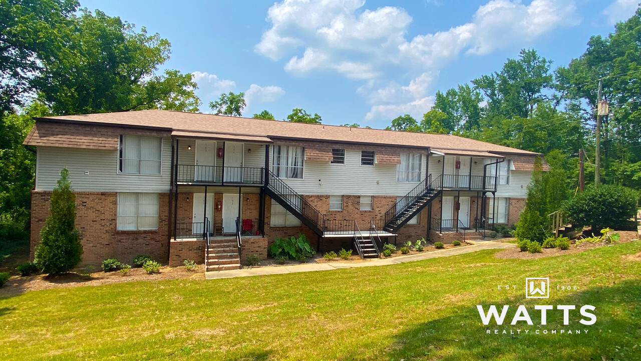 Hillcrest Apartments in Birmingham, AL - Foto de edificio