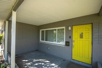 765 56th Ave S in St. Petersburg, FL - Building Photo - Building Photo