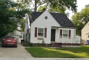 821 Stanley St in Ypsilanti, MI - Building Photo