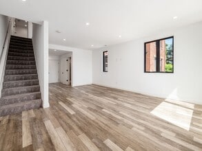 911 N 4th St, Unit 911 in Columbus, OH - Foto de edificio - Building Photo