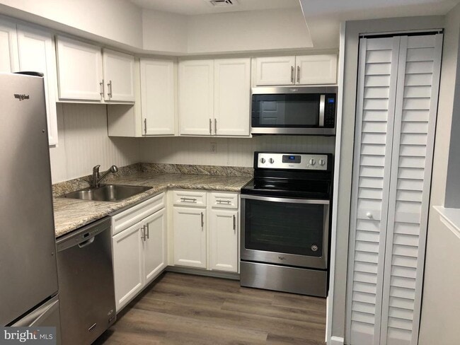 property at 526 Barrington Ct