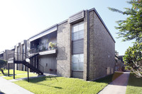 Central Park Apartments in Victoria, TX - Building Photo - Building Photo