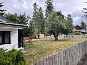 1102 San Francisco Ave NE in Olympia, WA - Building Photo - Building Photo