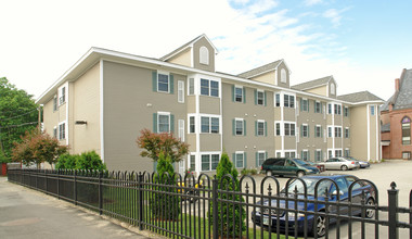 Casimir Place in Nashua, NH - Building Photo - Building Photo