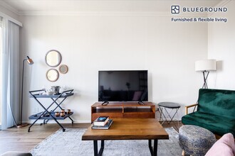 467 Arnaz Dr-Unit -FL3-ID363 in Los Angeles, CA - Building Photo - Building Photo