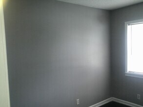 1325 Duck Rd in Grandview, MO - Building Photo - Building Photo