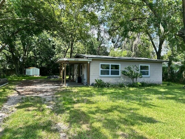 property at 3561 Centerhill Dr N
