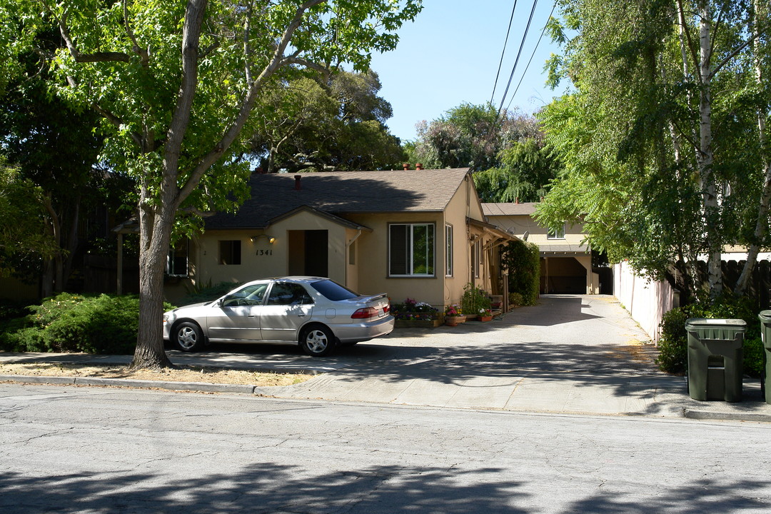 1341 Mills Ct in Menlo Park, CA - Building Photo