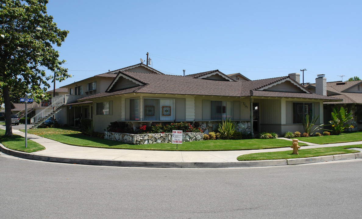 7541 Amazon Dr in Huntington Beach, CA - Building Photo