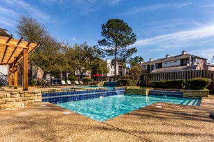 Summer Pointe Apartments